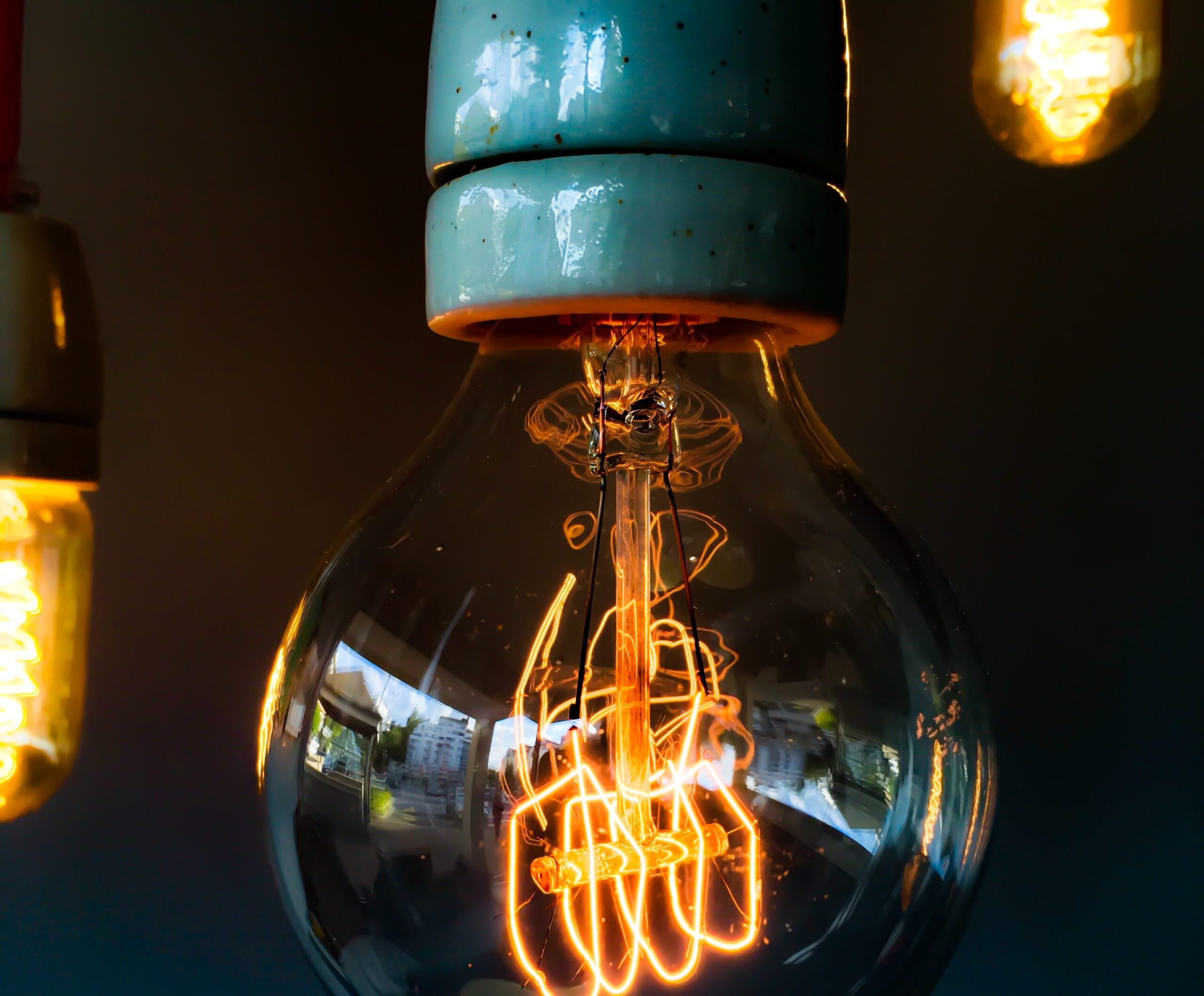 cropped-christian-dubovan-gxsRL8B_ZqE-unsplash-2.jpg