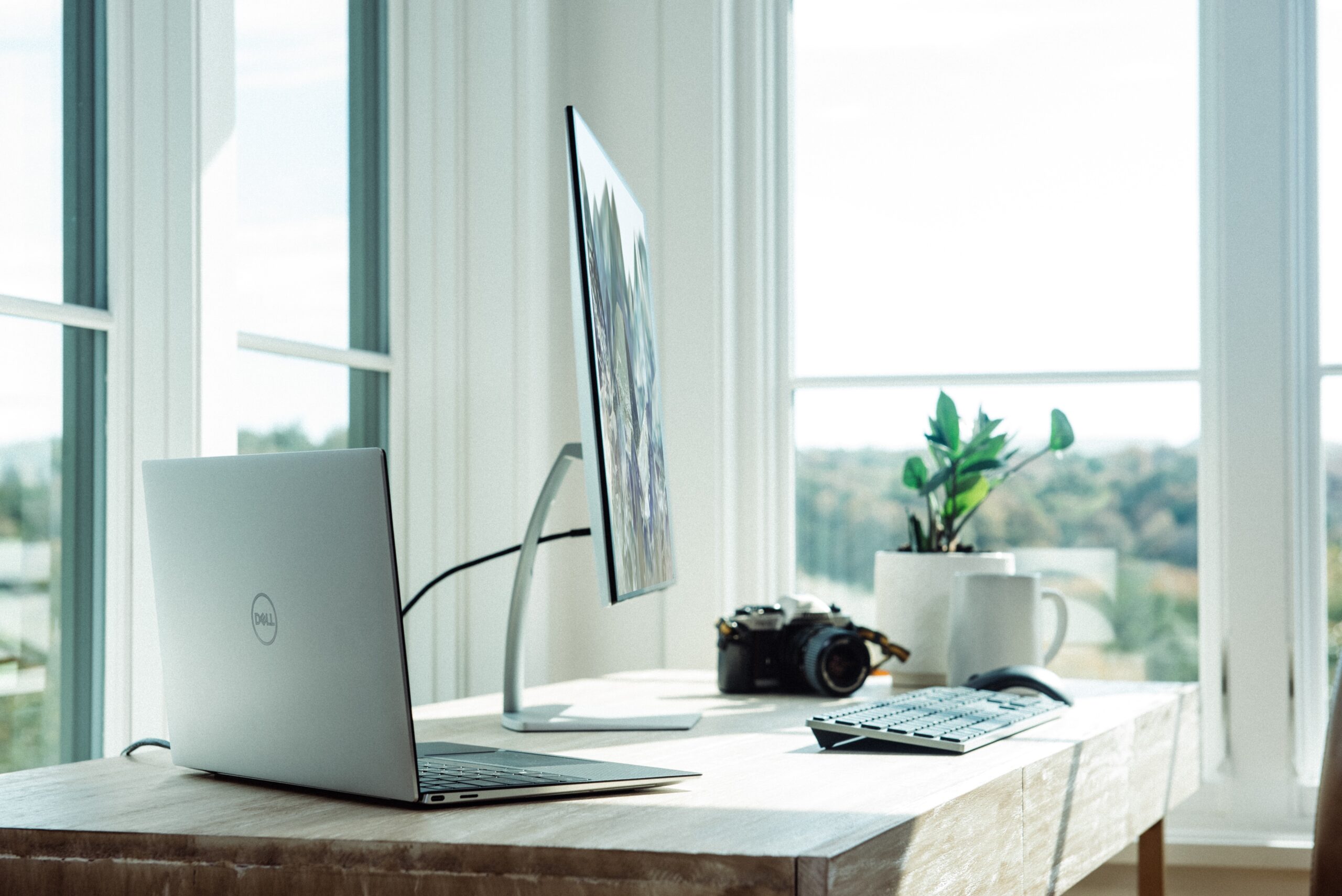 xps-g2E2NQ5SWSU-unsplash